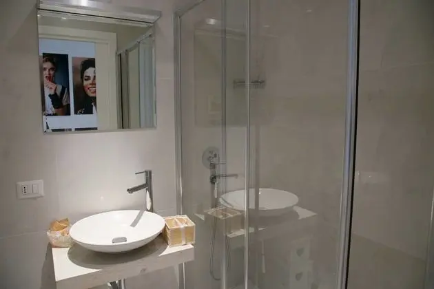 Standard Tek Büyük veya İki Ayrı Yataklı Oda, Özel Banyo, Şehir Manzaralı