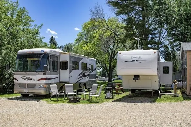 Karavan, 1 Büyük (Queen) Boy Yatak ve Çekyat