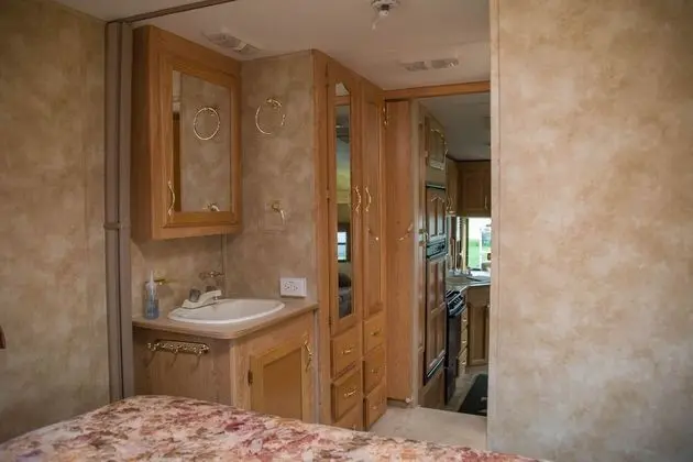 Karavan, 1 Büyük (Queen) Boy Yatak ve Çekyat