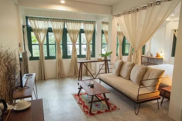 Boutique Room