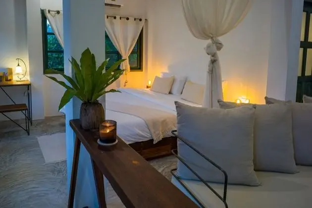 Boutique Room