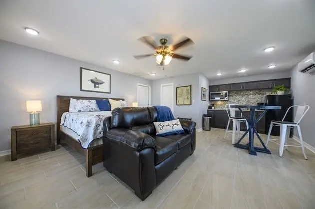 Daire, 1 En Büyük (King) Boy Yatak, Veranda (Yellow Warbler B)