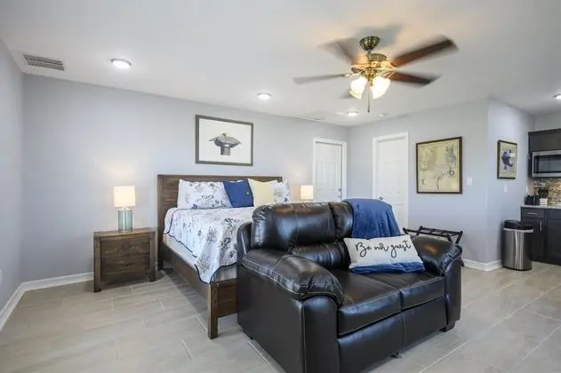 Daire, 1 En Büyük (King) Boy Yatak, Veranda (Yellow Warbler B)