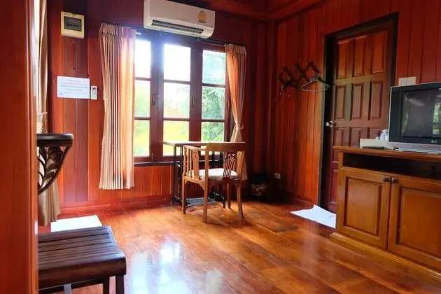 1 Bedroom Suite with Balcony