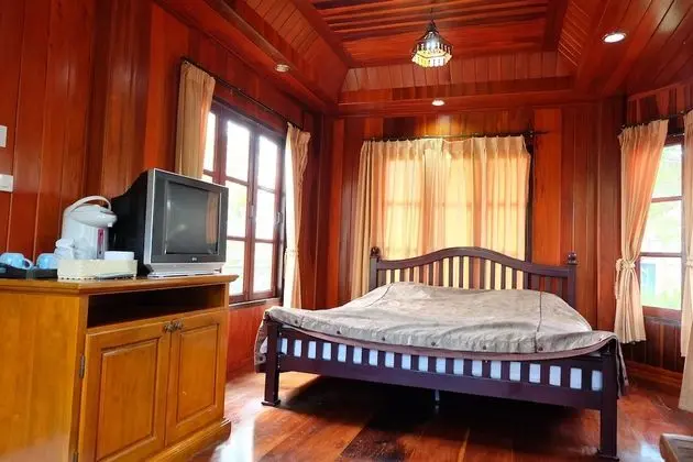 1 Bedroom Suite with Balcony