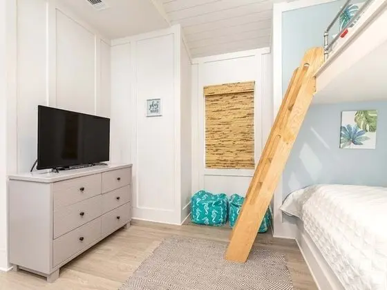 Ev, Birden Çok Yatak, Havuz Kullanımı, Havuz Manzaralı