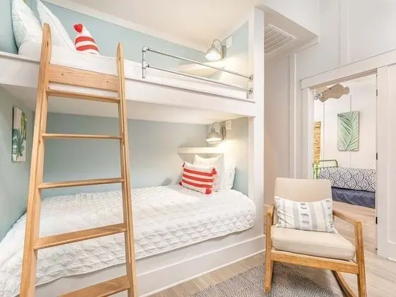 Ev, Birden Çok Yatak, Havuz Kullanımı, Havuz Manzaralı