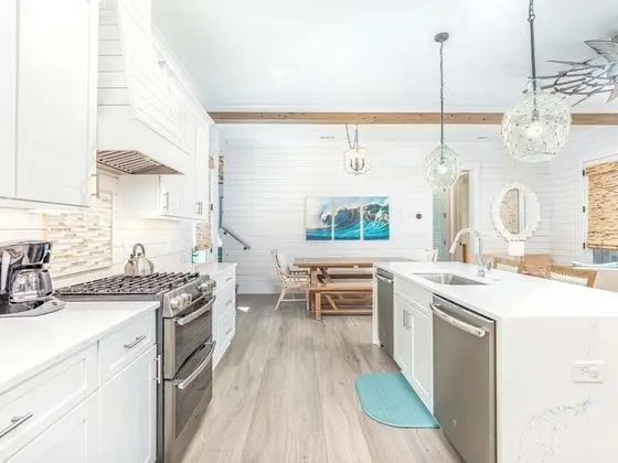 Ev, Birden Çok Yatak, Havuz Kullanımı, Havuz Manzaralı