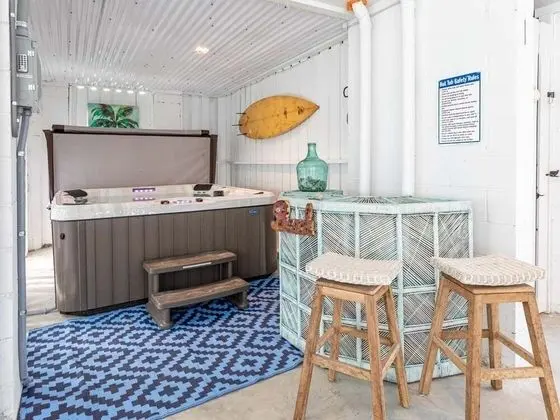 Ev, Birden Çok Yatak, Havuz Kullanımı, Havuz Manzaralı