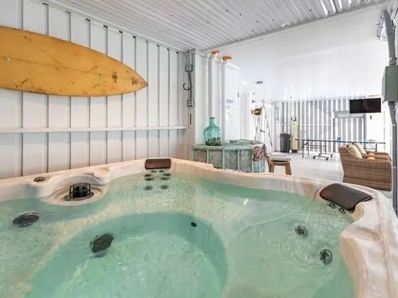 Ev, Birden Çok Yatak, Havuz Kullanımı, Havuz Manzaralı