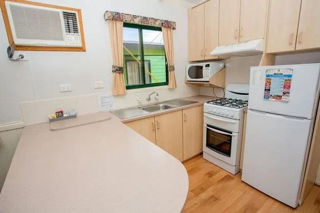 Standard Cabin (Sleeps 6)