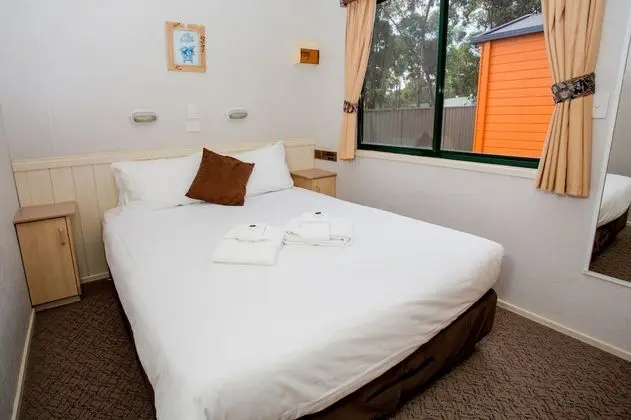 Standard Cabin (Sleeps 6)
