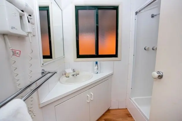 Standard Cabin (Sleeps 6)