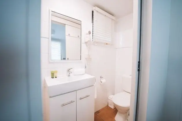 1 Bedroom Budget Cabin - Sleeps 4