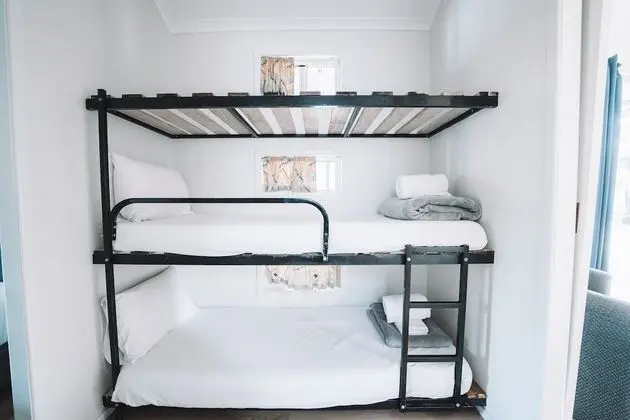1 Bedroom Cabin - Sleeps 4