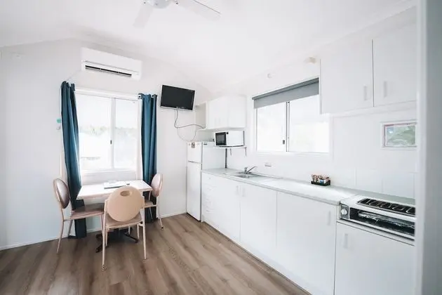 1 Bedroom Cabin - Sleeps 4