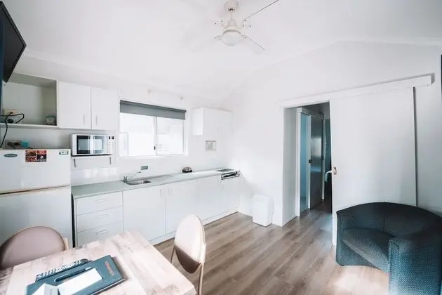 1 Bedroom Cabin - Sleeps 4