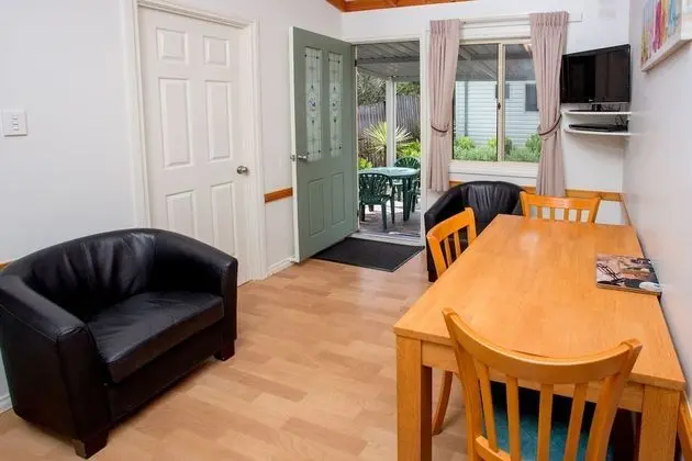 Standard Süit, 2 Yatak Odası, Sigara İçilmez, Küçük Mutfak (Ensuite Cabin)