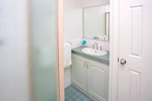 Standard Süit, 2 Yatak Odası, Sigara İçilmez, Küçük Mutfak (Ensuite Cabin)