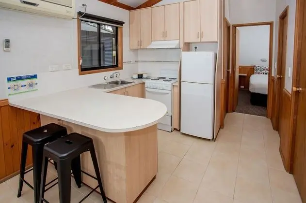 Standard Süit, 2 Yatak Odası, Sigara İçilmez, Mutfak (Poolside Villa)