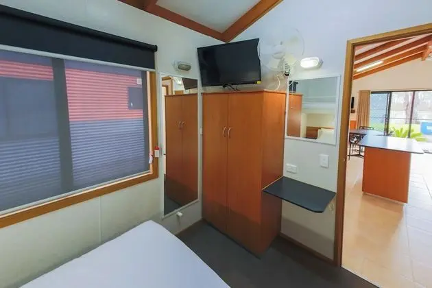 Standard Süit, 2 Yatak Odası, Sigara İçilmez, Mutfak (Riverfront Villa 5 Bth)