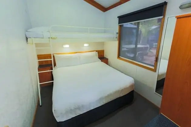 Standard Süit, 2 Yatak Odası, Sigara İçilmez, Mutfak (Riverfront Villa 5 Bth)