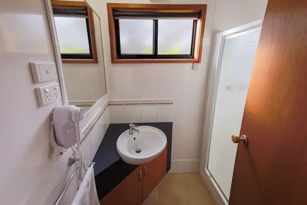 Standard Süit, 2 Yatak Odası, Sigara İçilmez, Mutfak (Riverfront Villa 5 Bth)