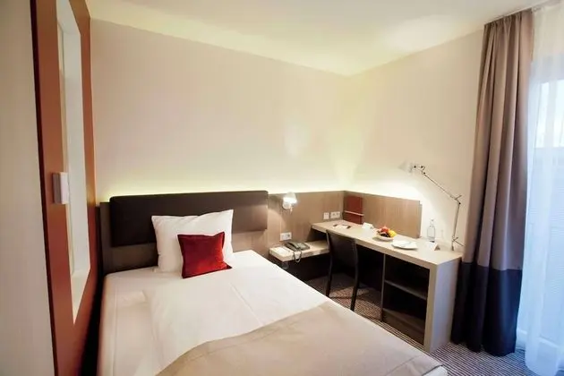 Standard Oda, 1 Büyük (Queen) Boy Yatak (Small Room)