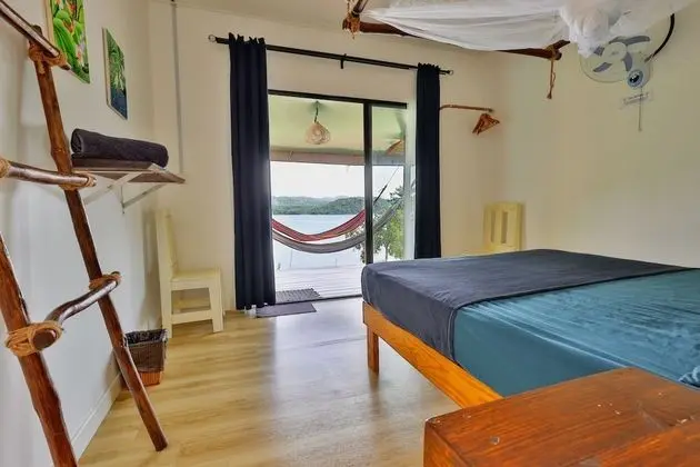 Tek Büyük Yataklı Oda, Balkon, Deniz Manzaralı (1)