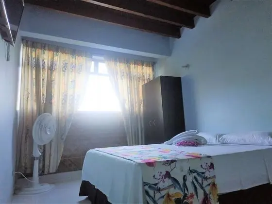 Private Studio Apartment, Beach View (2)