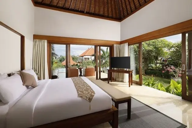 Nine Bedroom Villa