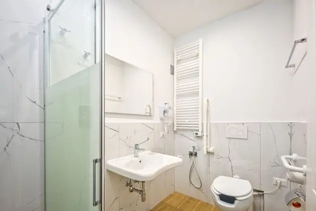 Üç Kişilik Oda, Özel Banyo