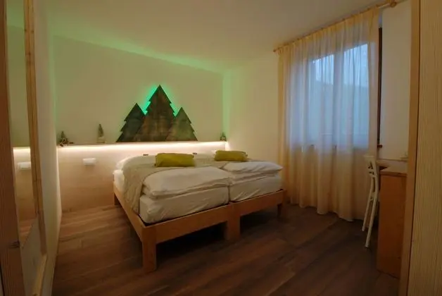 Tek Büyük veya İki Ayrı Yataklı Oda (Abete)