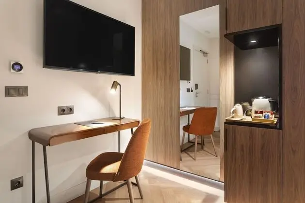 Standard Tek Büyük Yataklı Oda