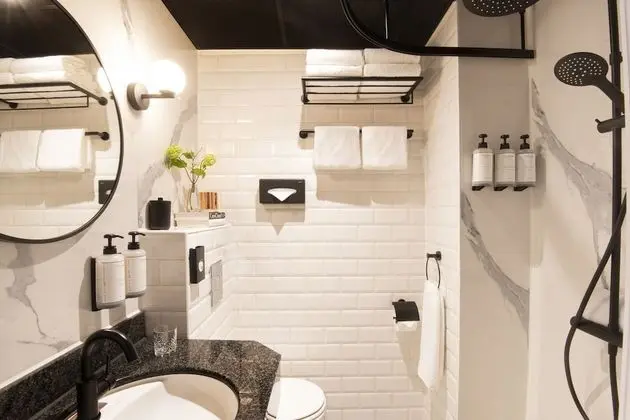 Snug