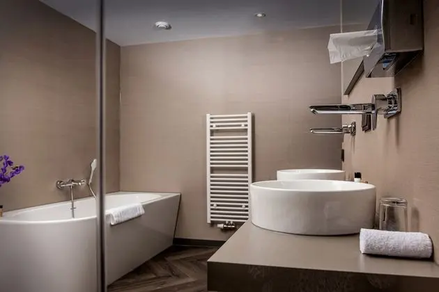Luxury Tek Büyük Yataklı Oda