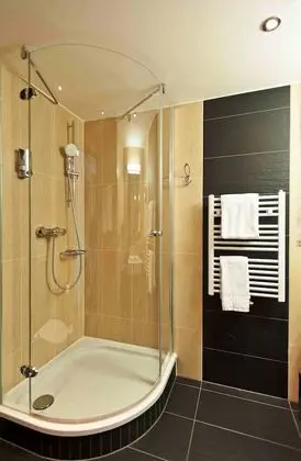 Tek Kişilik Oda, Sigara İçilmez