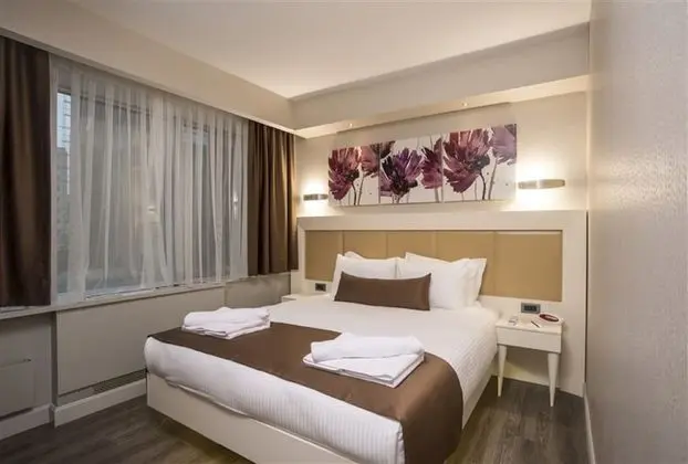 Standard Tek Büyük veya İki Ayrı Yataklı Oda, Şehir Manzaralı