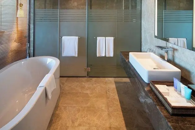 Deluxe Tek Büyük Yataklı Oda, Balkon