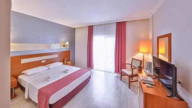 Standart Oda, Kara Manzaralı