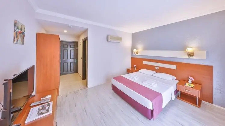 Standart Oda, Kara Manzaralı