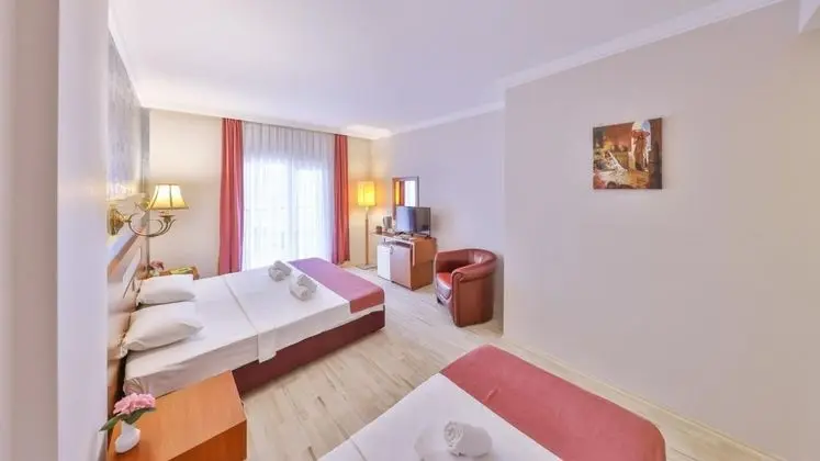 Triple, Şehir Manzaralı