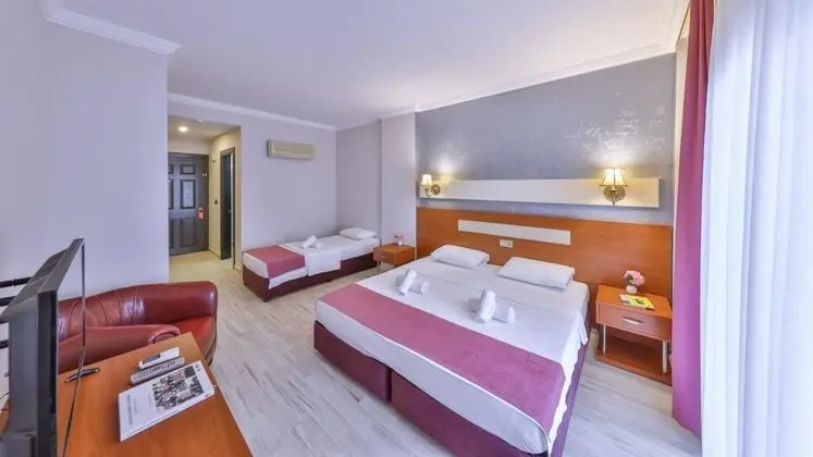 Triple, Şehir Manzaralı