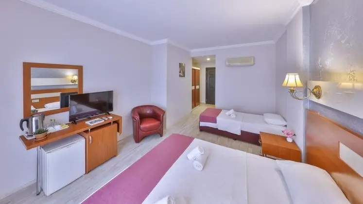 Triple, Şehir Manzaralı