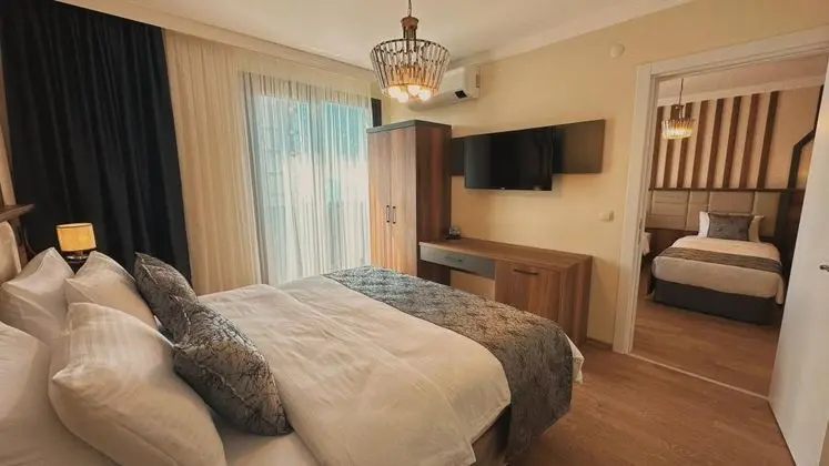Aile Odası, Yandan Deniz Manzaralı, Balkonlu