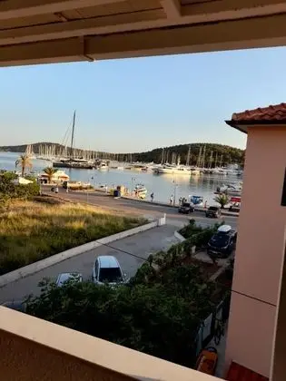 Apart Daire (Bilja - 20 M from the sea - A1(2+1))