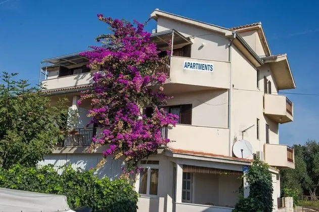Apart Daire (Bilja - 20 M from the sea - A1(2+1))