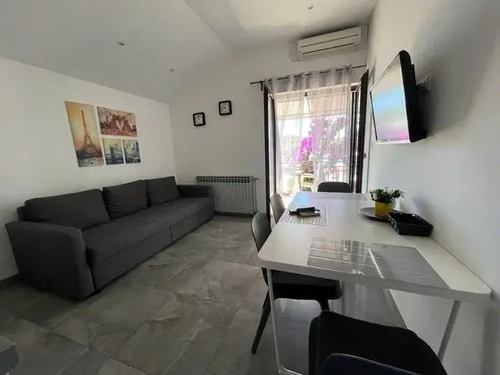 Apart Daire (Bilja - 20 M from the sea - A2(2+1))