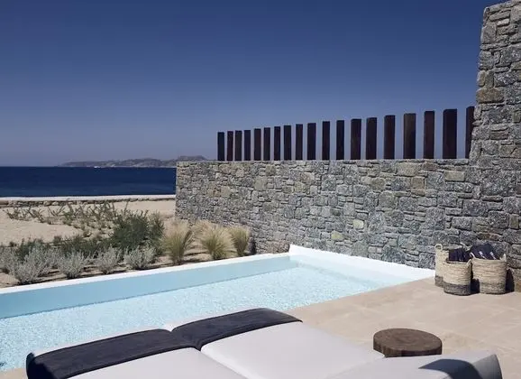 Bill & Coo Coast Suite with pool