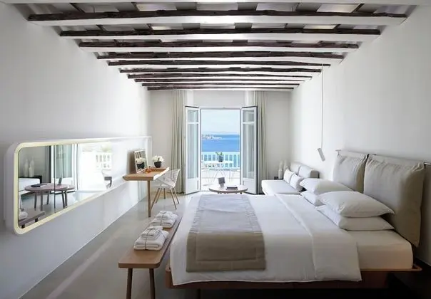 Bachelor Suite